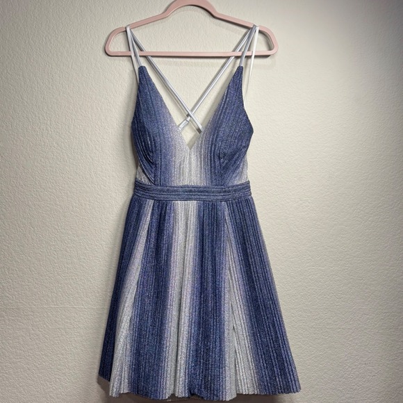 AQUA Cocktail‎ Mini Dress Medium Metallic Gradient Ombre Spaghetti Strap V-Neck - Picture 3 of 13